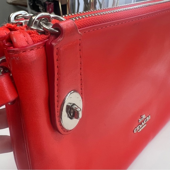 COACH Vintage Crossbody Bag - Picture 8 of 9